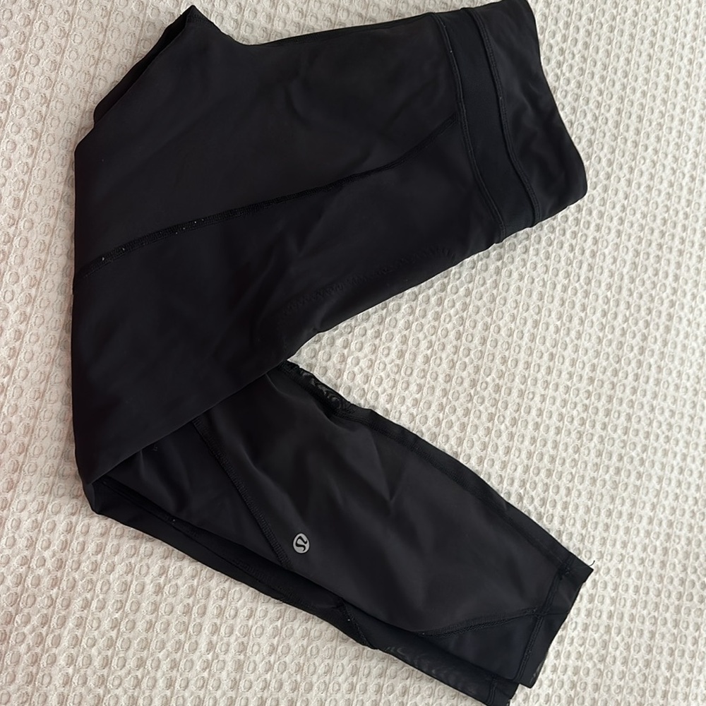 Lululemon leggings with mesh- size4
